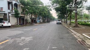 bán nhà mặt phố pham khắc quảng-long biên-dt 120m2*5 tầng-vỉa hè-phân lô-3 oto tránh-thang máy-kd