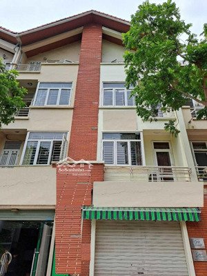 cho thuê lk nguyễn văn lộc - làng việt kiều châu âu. dt 80m2, 4 tầng, mt 5m, ô tô đỗ cửa