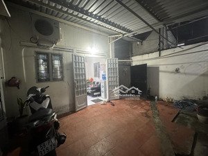 nhà cấp 4 ngang khủng 8,6m có thể tách thành 2 căn