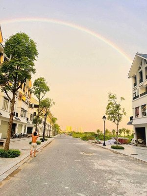 bán liền kề đường 17m khu đông dương dự án hinode royal park. dt 90m2, giá 16,5 tỷ. lh: 