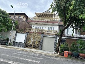 biệt thự khu ao sen aeon mall tên lửa 10x20m hầm+3lầu hướng tây tặng full nội thất giá 27 tyt tl