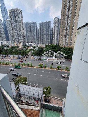 diện tích: 5 x 20m 96m hot giảm giá mạnh nhà mặt tiền nguyễn hữu cảnh .