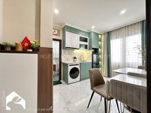 cho thuê căn hộ tách bếp full nội thất, cửa sổ lớn trần hưng đạo quận 5 gần cầu nguyễn văn cừ