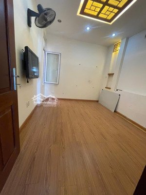 cho thuê nhà 5 tầng diện tích 60m2 ngõ đặng thai mai tây hồ, hà nội : 