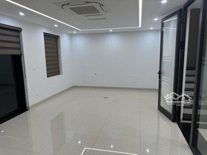 cho thuê biệt thự vinhomes hàm nghi, dt 150m x5t, thang máy, điều hòa nhà đẹp ô tô đỗ cửa giá 45 tr