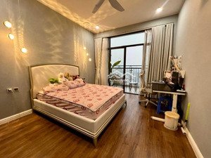 cần chuyển nhà, bán gấp căn hộ cc starlake tây hồ tầng trung ban công đn 110m, 3pn giá 16,5 tỷ