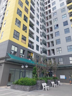 cho thuê căn hộ bcon miền đông làng đại học, 2pn, 2toilet, nội thất cơ bản 7 triệu, ở đầu t9