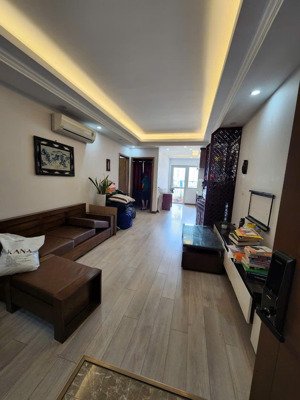 bán căn hộ 73m2 giá 5.5 tỷ view thoáng đẹp