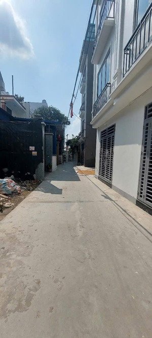 cần bán gấp nhà phượng đồng - phụng châu. 32m2x4t, ôtô đỗ cổng, dân cư đông. lh 