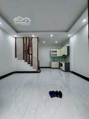 trương định 6 tầng mới kính koong sân cổng riêng ngõ thông rộng dt sổ: 46m hơn 7đ