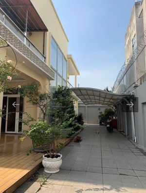 bán biệt thự sân vườn 1.100m2 - mặt tiền đường 17m - giá chỉ 20tr/m2. trung chánh hóc môn - hot hot