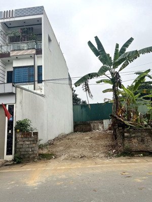 gia đình e định cư nước ngoài cần sang cọc gấp đất tân xã hòa lạc view hồ 108m giá 3tỷ1 xem là chốt