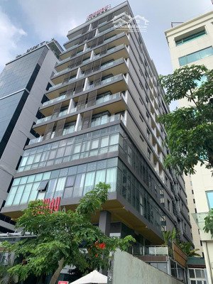 bán tòa khách sạn phố duy tân - doanh thu 30 tỷ/năm. dt 900m2*14t. 70 phòng. giá 440 tỷ