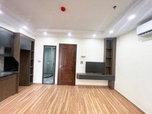 căn 1n1k mới cứng ở được luôn tại 49 xuân la, tây hồ. đầu đủ nội thất, ngay cạnh hồ tây.