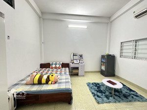cho thuê phòng trọ tầng 4 điều hòa nóng lạnh máy giặt đầy đủ khép kín có thang máy ở luôn giá 3,4tr