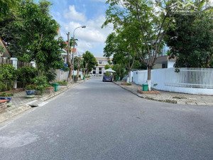 chuyển nhượng lô góc 300m2 dự án sao đỏ - anh dũng - dương kinh .