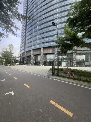 cho thuê 110m2 2pn 2wc sunshine diamond river ,có 2 ban công .hiện đại ,nhà đẹp lh 