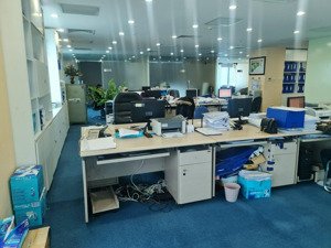 tòa báo nông thôn cho thuê văn phòng 215m2. giá 250k/m2/th. liên hệ: ms thảo