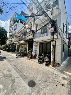 rẻ vô đối! hxh góc 2 mặt tiền lê văn sỹ, q3 - chỉ 8,9 tỷ - mới, đẹp, 3 tầng - tiềm năng