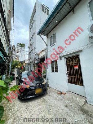 bán nhà hẻm xe hơi khu lý phục man - quận 7 .