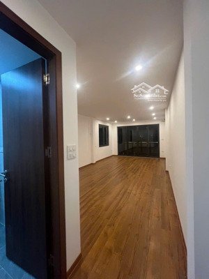 cho thuê nhà nguyên căn phố thạch bàn - ô tô đỗ cửa - thang máy - 6 tầng - 12 tr/th - làm văn phòng