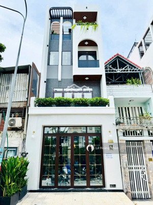 nhà phố view sông cực đẹp, đầy đủ nội thất kdc phú mỹ. 5x18m xách vali vào ở ngay. gần trường học.