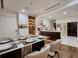 cần bán căn hộ 3pn landmark nội thất sang trọng, nhà mới 100%, tầng đẹp, sẵn sổ hồng lâu dài