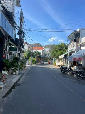 BÁN ĐẤT TẶNG NHÀ &#8211; VỊ TRÍ ĐẸP TẠI VĨNH HOÀ, NHA TRANG, CÁCH BIỂN CHỈ 800M