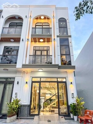 NHÀ 1 TRỆT 2 LẦU MỚI XÂY – ĐƯỜNG SỐ 5, KHU TRUNG TÂM VĂN HOÁ TÂY ĐÔ – CÁI RĂNG, CẦN THƠ