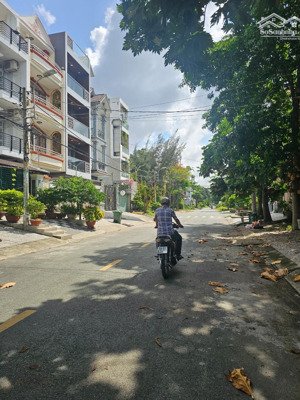 bán lô đất diện tích lớn 81m2 (ngang 4.5), kdc phong phú, bình chánh, nhỉnh 7 tỷ