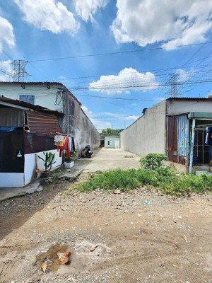 chính chủ cần sang gấp lô đất ngay khu phố 1b đường an phú 35 đi vào 100m, dt 120m2 có 50m2 thổ shr