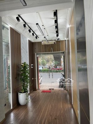 giá quá hot rồi - mặt phố láng - thuận lợi kinh doanh - 3 tầng - giá 10 tỷ