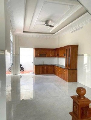 nhà mới đẹp -sân ô tô - mt đường 160 -lã xuân oai - tăng nhơn phú a-80m2-8,8tỷ