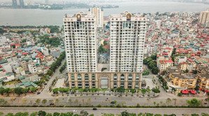 cần bán nhanh căn 2 ngủ 80m2 view hồ tây, công viên tại hdi tây hồ giá nhỉnh 6 tỷ. lh 