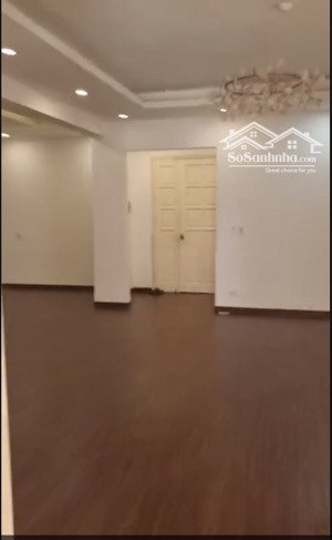 bán gấp tầng trung căn 3pn view thoáng đẹp, nhận nhà ngay