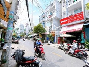 mặt tiền lê thúc hoạch cũ, quận tân phú: 5,2x22met đúc 3 tấm dòng tiền sẵn hàng tháng.