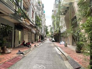 bán nhà phố hồng hà -quận ba đình -vỉa hè -ô tô tránh đỗ chạy vòng quanh - kinh doanh -50 m2-5 tầng