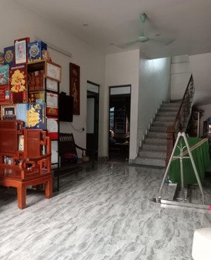 bán nhà 2 tầng, dt bìa 218m2, lô góc, nở hậu, đường 2 ô tô tránh, kinh doanh tốt