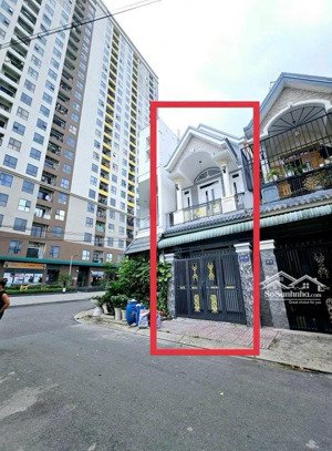 chính chủ gửi bán gấp nhà ngay chung cư bcon trần đại nghĩa giáp ql1k và làng đại học giá 4.5 tỷ