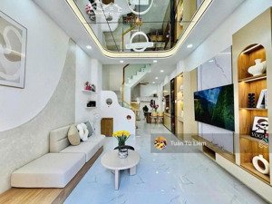 cầu diễn 40m-5 tầng 7,4 tỷ(chủ rất thiện chí), 30m ra ô tô dừng đỗ 2 thoáng trước sau full đồ 6 ngủ