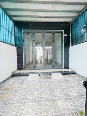 nhà 3 tầng -tô ngọc vân ,quận 12 - dt 4x15m hxh thông tứ tung- 5.1 tỷ