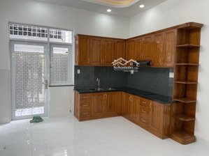 bán nhà 3 tầng mới đường 5d kđt hà quang 2 nha trang