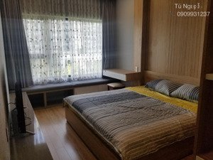 cho thuê căn hộ new city 2 phòng ngủ, 80 m2, có bồn tắm nằm nội thất đẹp.