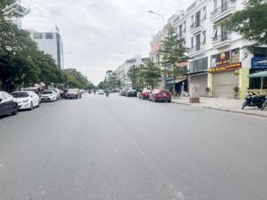 Shophouse Sông Hồng Thành Trung 90m2, đã hoàn thiện 5 tầng, thang máy, vị trí kim cương, dòng tiền ổn định.