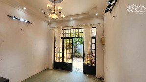 cho thuê nhà nguyên căn đường nguyễn văn công: dt = 100m2 với 5pn - giá chỉ: 12tr/ tháng