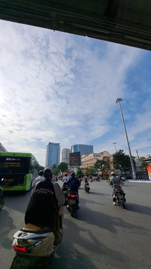 bán nhà cầu giấy 105m, 4 tầng, mt 5m giá 21 tỷ 8