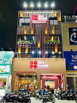 -ngang 10m-chia tài sản bán gấp đường sư vạn hạnh q10 - dt 10x18m - 5tầng,hđt: 70tr,giá bán 27 tỷ