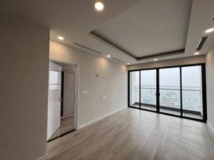 hiếm: cho thuê 3 ngủ cơ bản brg 25 lê văn lương, giá 24tr/tháng. lh: 0355;965;987