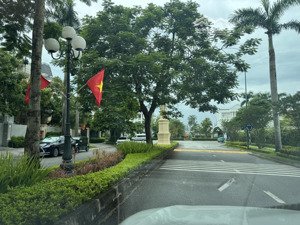 bán biệt thự vip ciputra mặt đường đôi nguyễn văn huyên kéo dài và mặt đường đôi