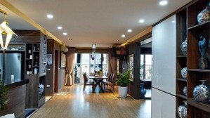 bán căn hộ 17t6 trung hoà nhân chính, 155m2, 3 ngủ 2vs, nội thất đẹp, ban công đông nam rất mát